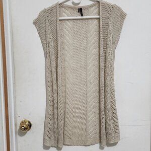 Maurices, Ladies Knitted Sweater Vest, Size Med.